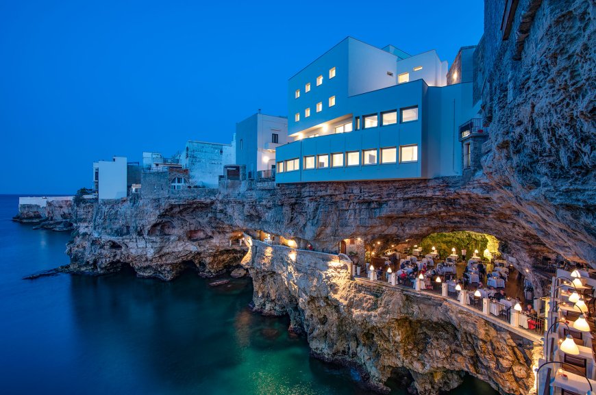 Gastronomic Globetrotting: Remarkable Christmas Dinners Around the World