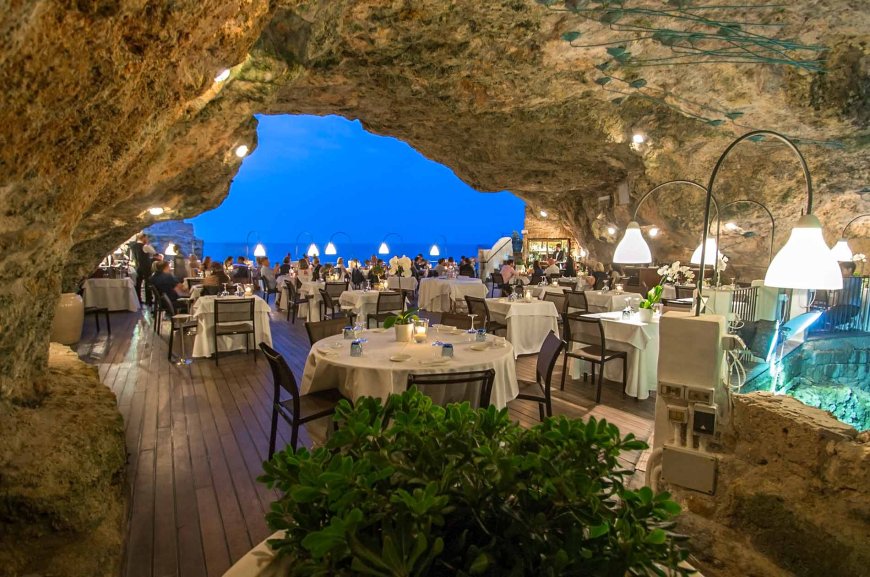 Gastronomic Globetrotting: Remarkable Christmas Dinners Around the World