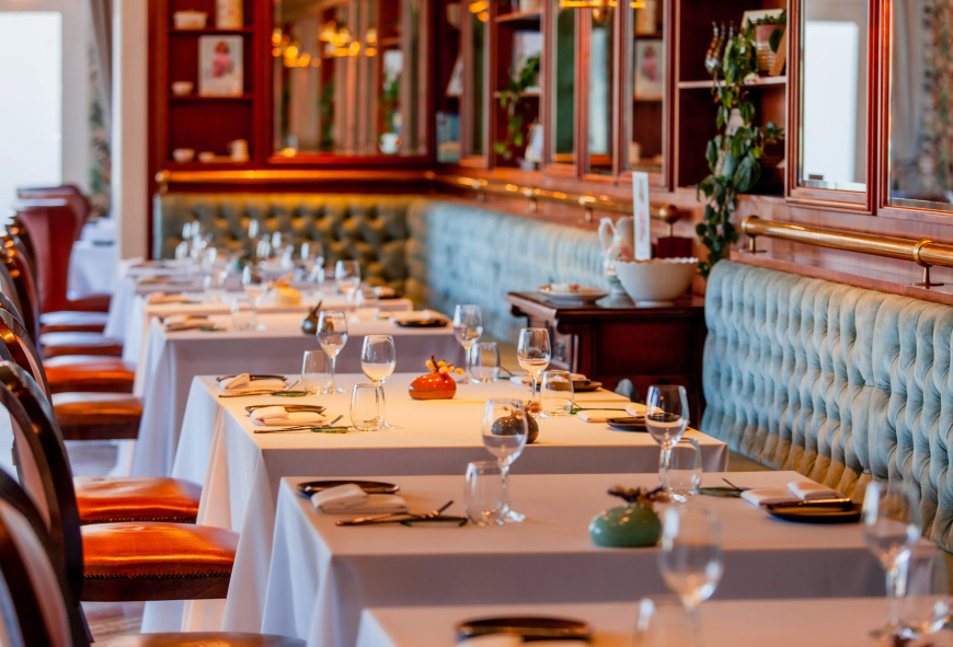 Gastronomic Globetrotting: Remarkable Christmas Dinners Around the World